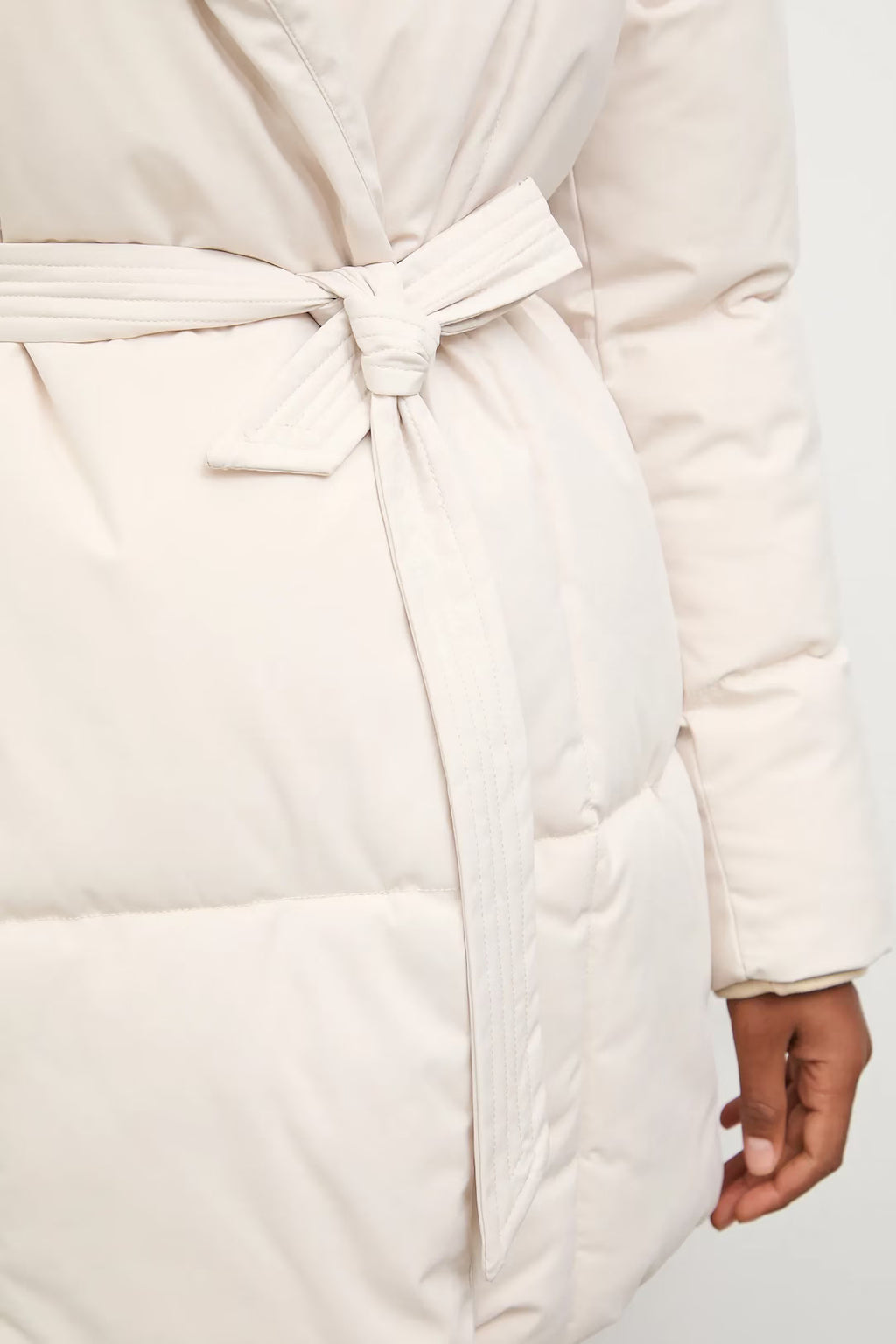 Piumino imbottito da donna con cintura - Milano