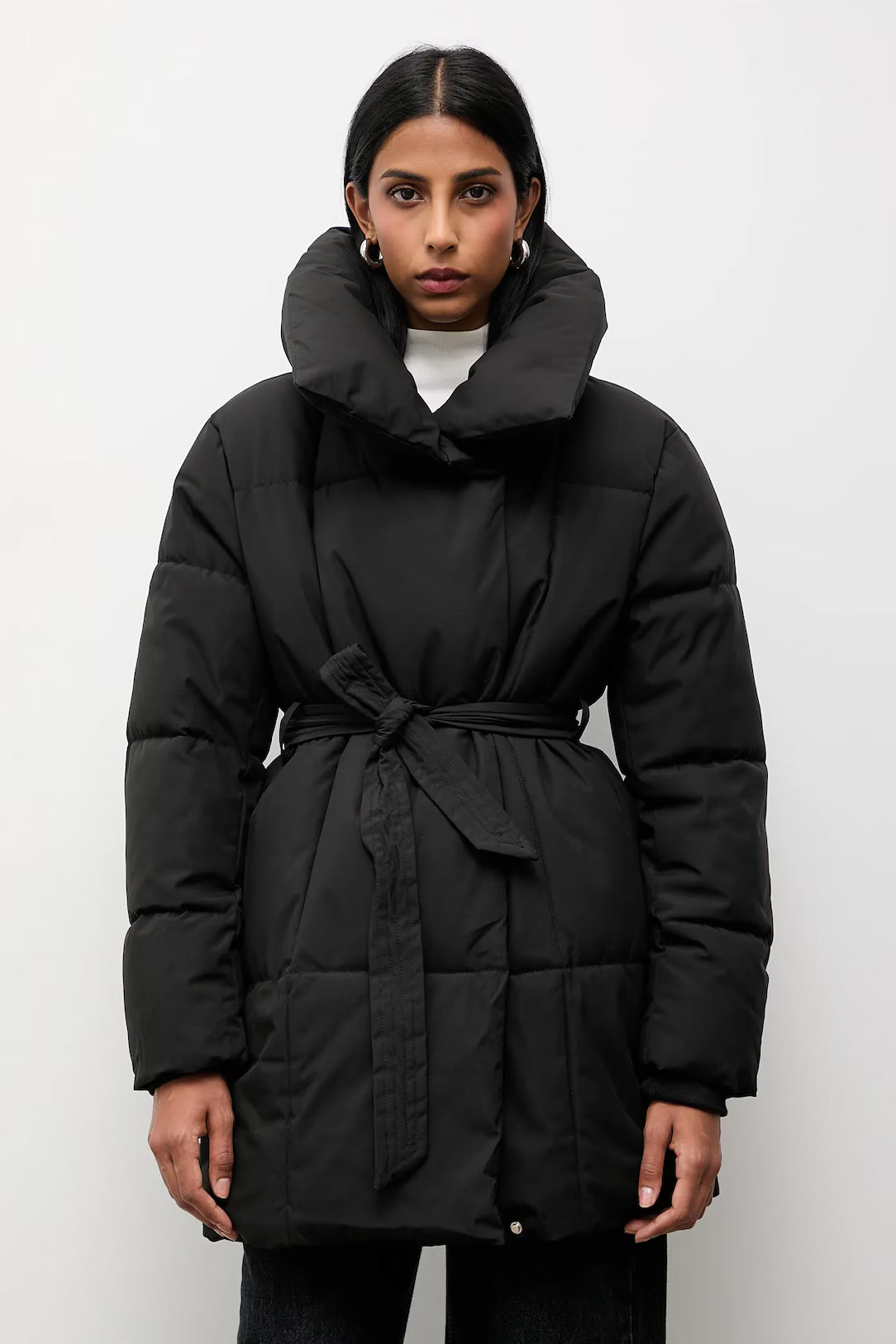 Piumino imbottito da donna con cintura - Milano